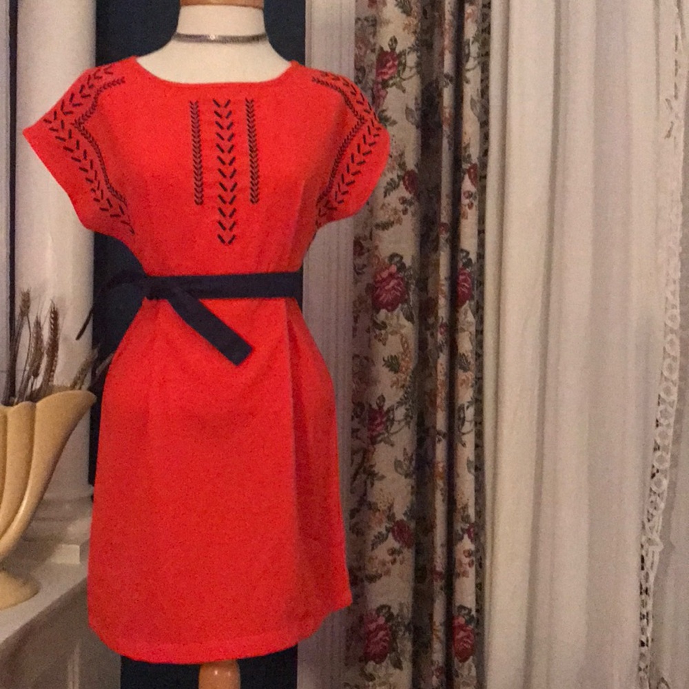 Luxe Apothitique Embroidered Dress (M)